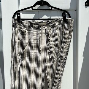 Just Living Navy blue and off white linen pants